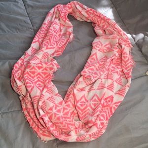 Thin infinity scarf